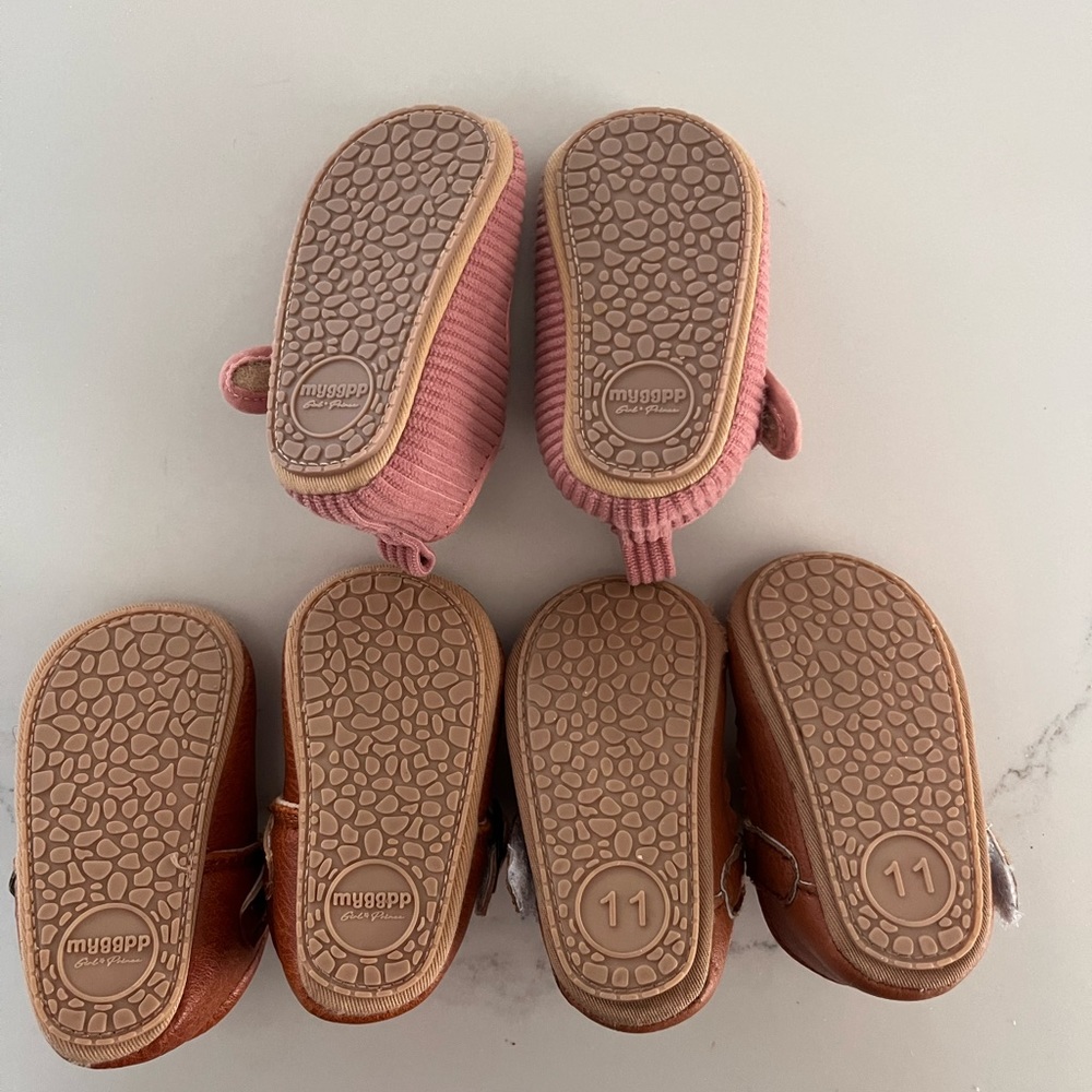 Size 1 baby shoes. Perfect condition and so cute 🥰.
